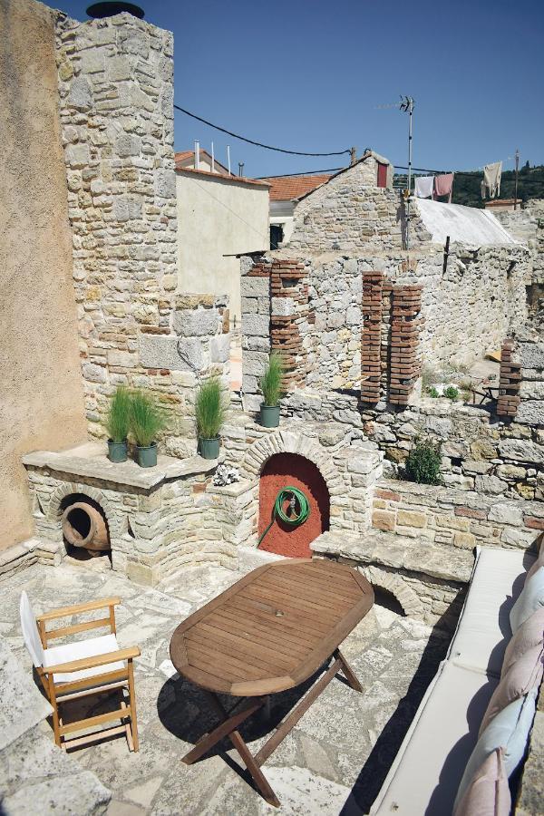 Yi Artistry 1-Bedroom Medieval Holiday House Kalamoti エクステリア 写真