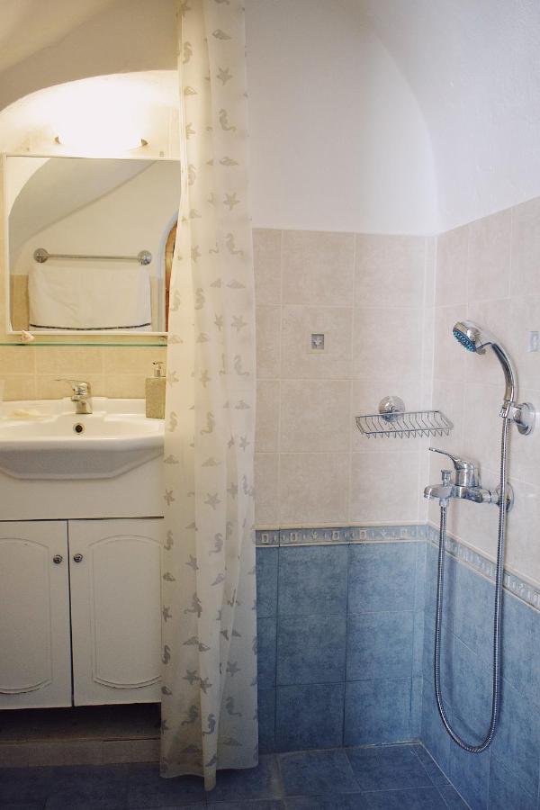 Yi Artistry 1-Bedroom Medieval Holiday House Kalamoti エクステリア 写真